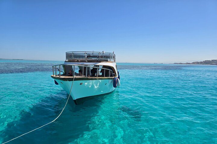 Family Glass Bottom Boat Trip in Hurghada