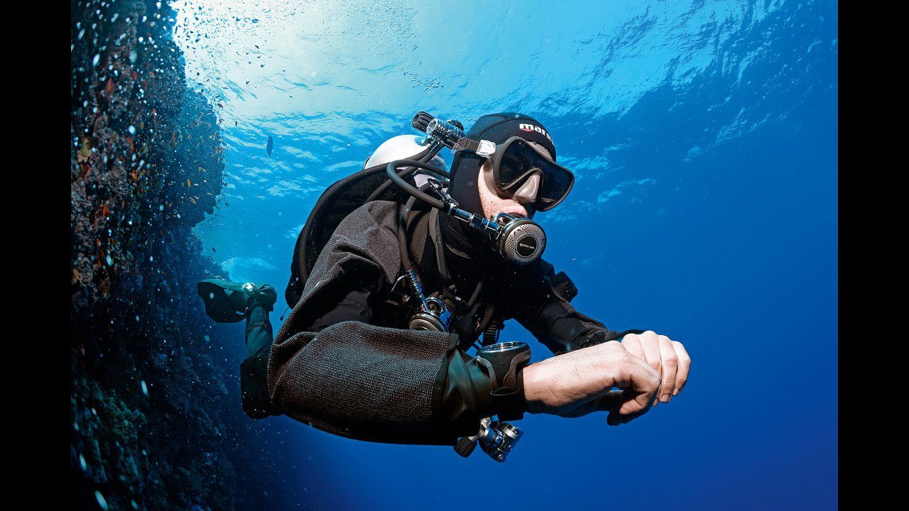 PADI Dry Suit Diver in Hurghada
